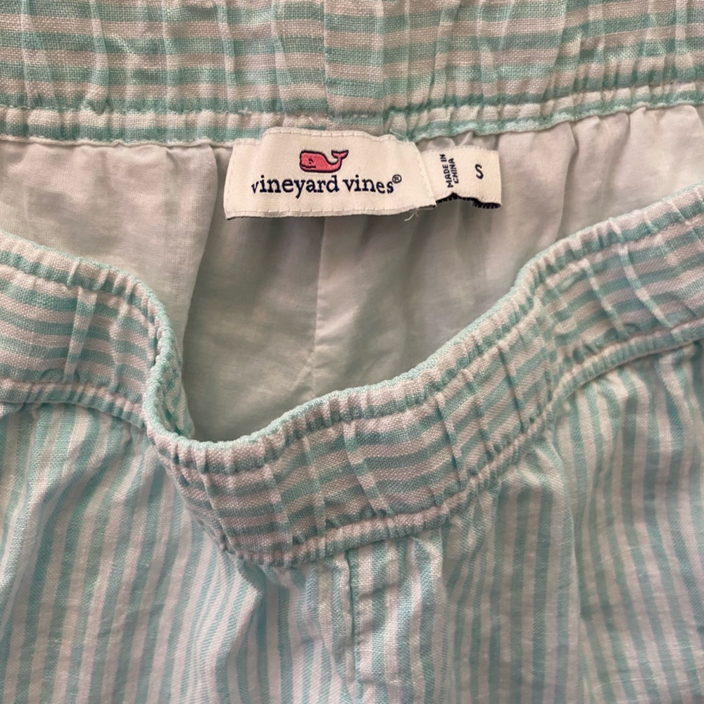 Women’s Vineyard Vines Small Stripe Pull On Shorts. Size Small. 3 1/2 Inseam. - Picture 5 of 7